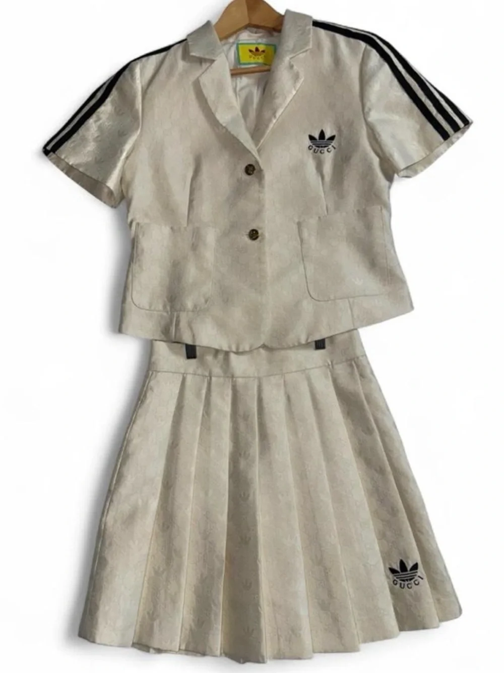 Adidas x Gucci: cream pleated skirt and blazer set - Picture 2 of 8